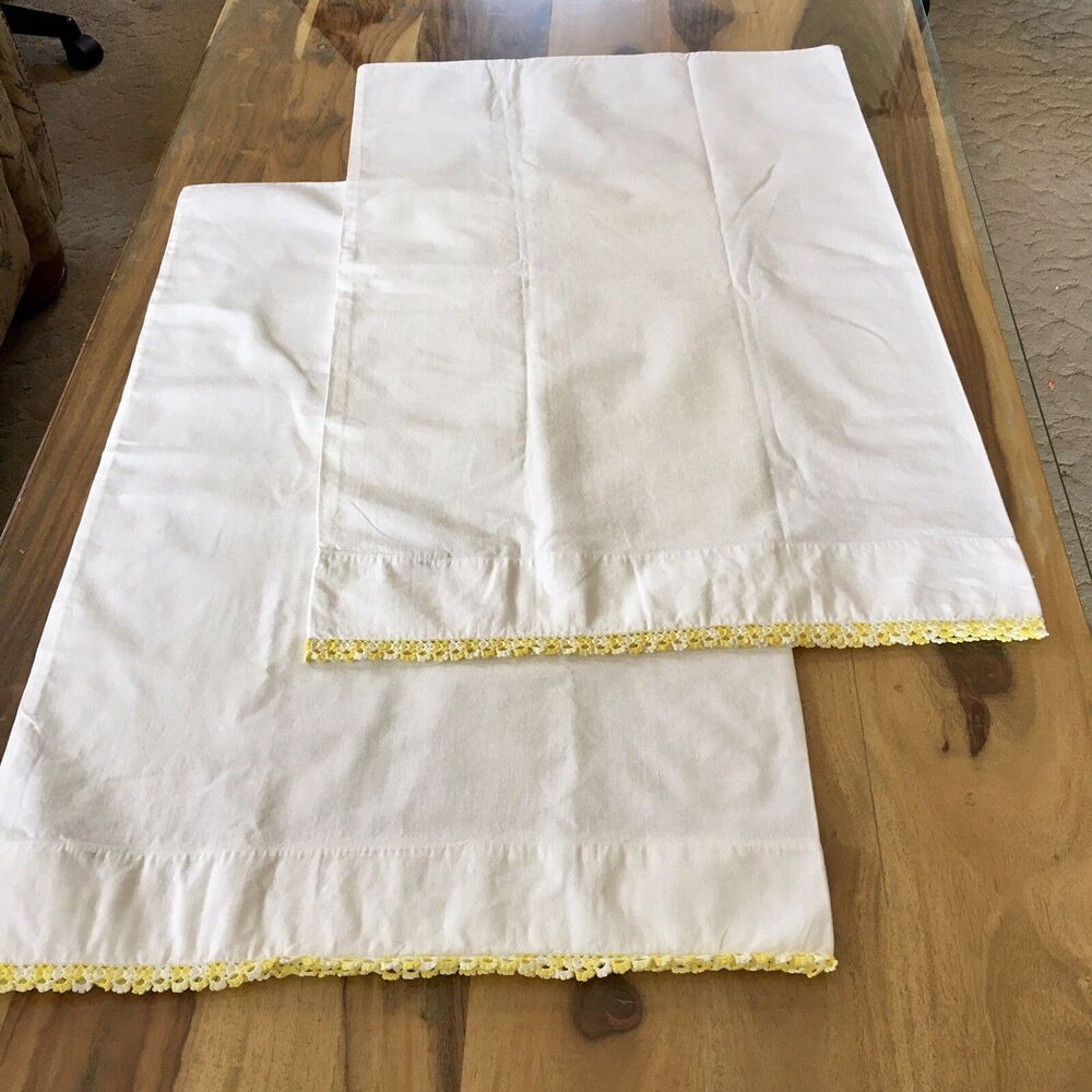 Standard Size Pillow Case set with Yellow hand crocheted trim vintage - Picture 4 of 6